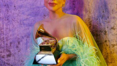 Photo of Lady Gaga vuelve a los escenarios y rinde emotivo homenaje a Tony Bennett en los Grammy 2022